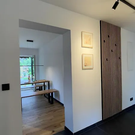 Uraha Apartment *