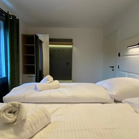 Uraha Apartment *